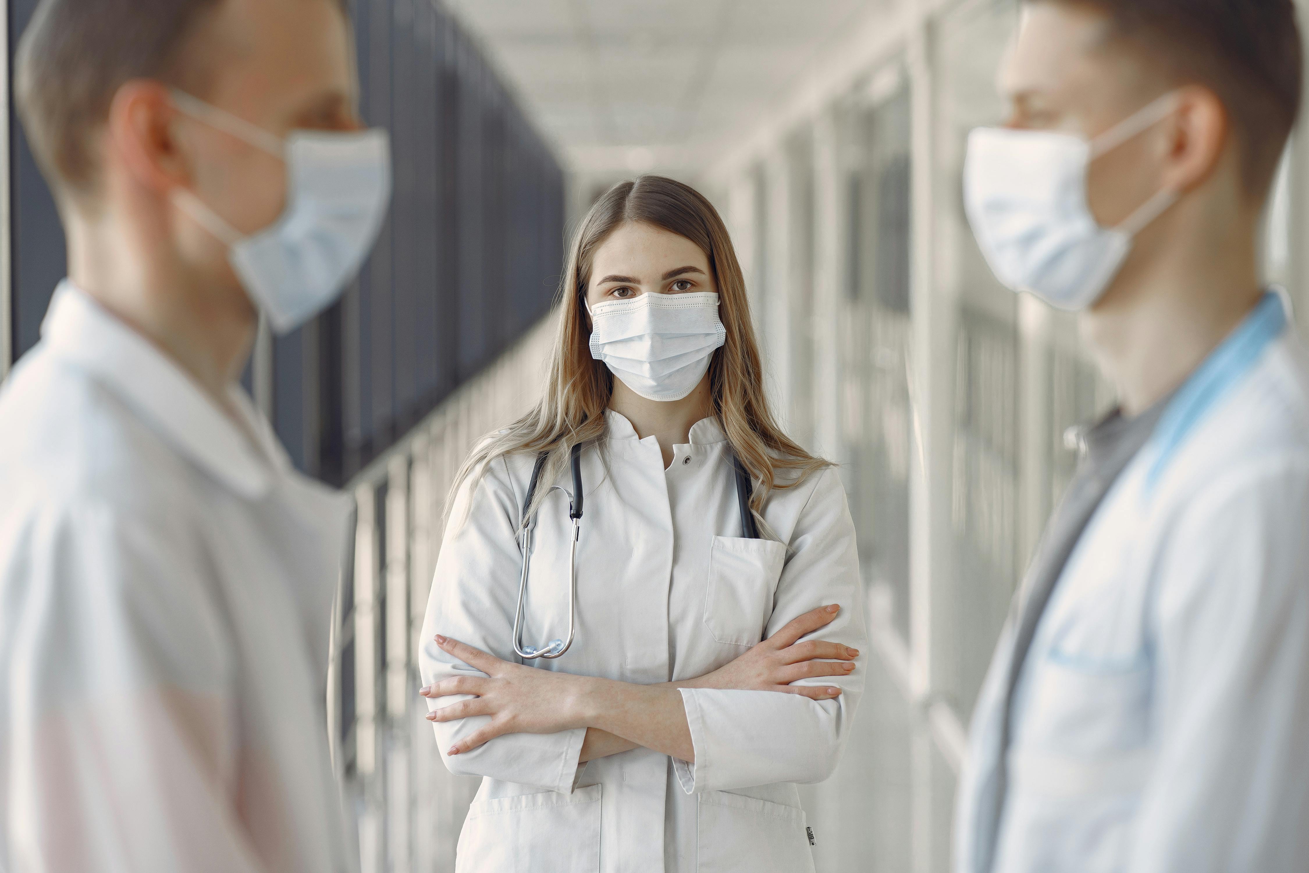 pourquoi exercer en cabinet de groupe plutot qu'en solo : quels avantages pour le médecin